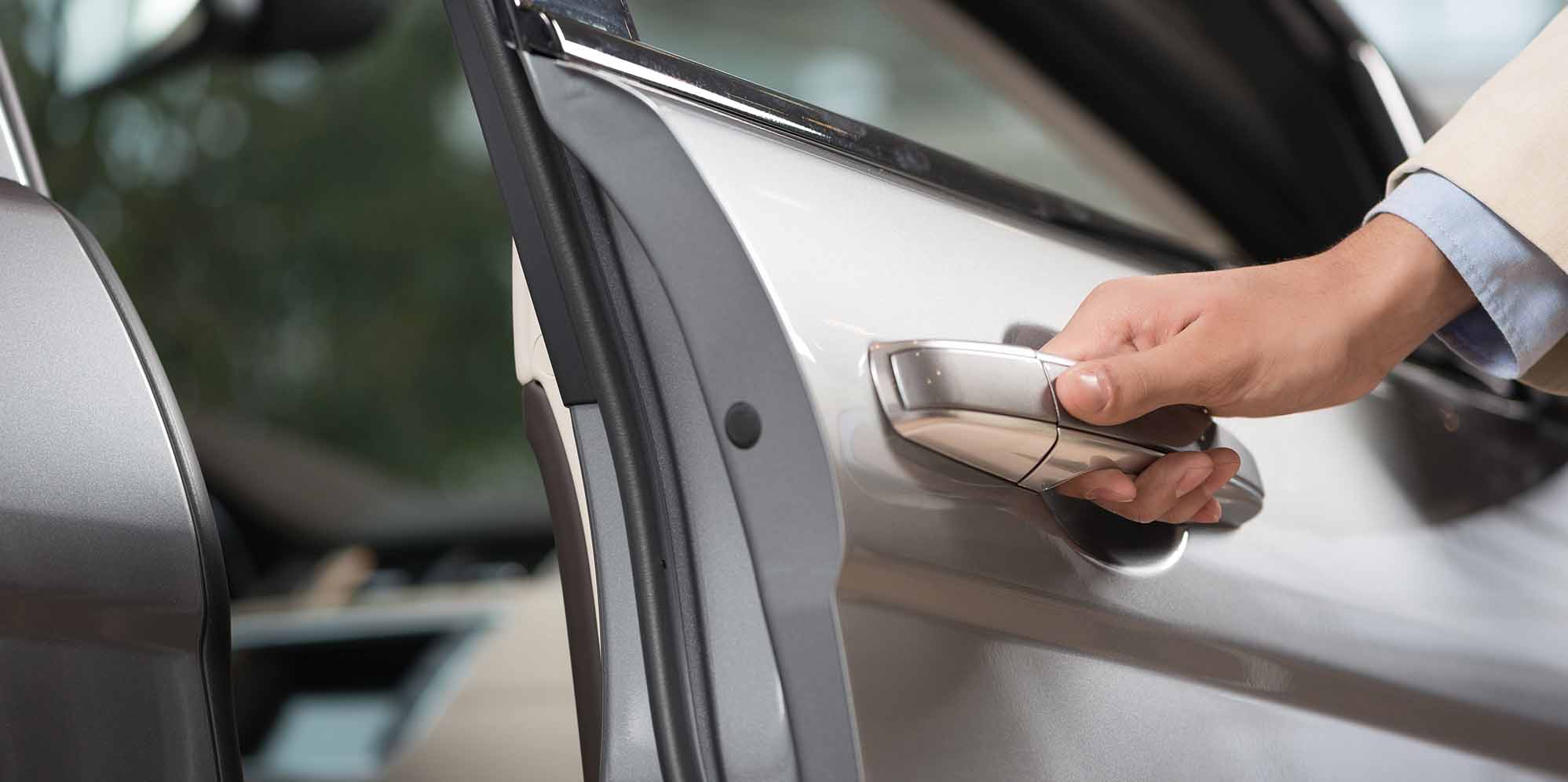 Вскрытие автомобиля с центральным замком: профессиональные методы и инструменты