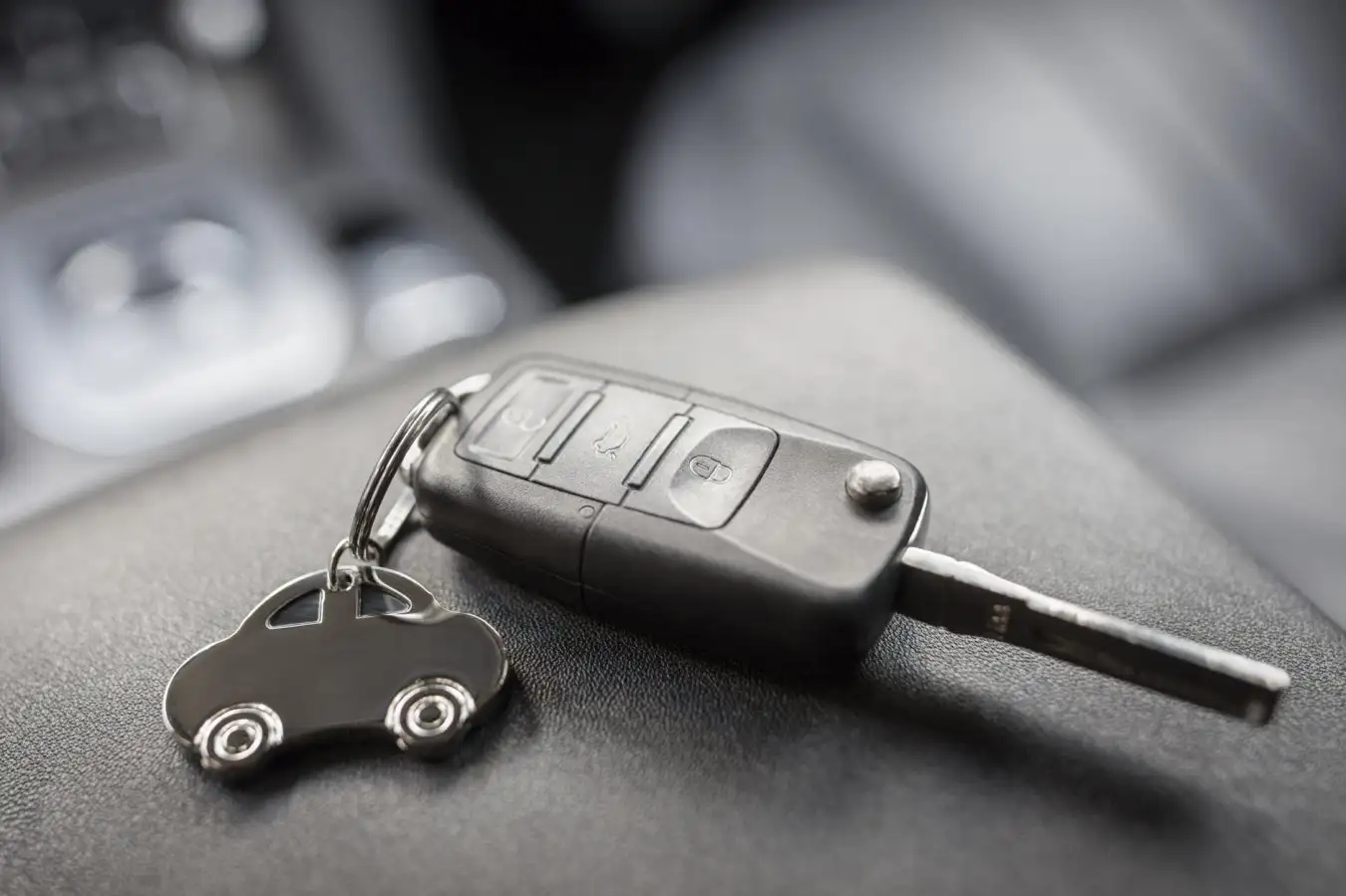 Как открыть автомобиль при разряженном аккумуляторе: пошаговая инструкция - 2